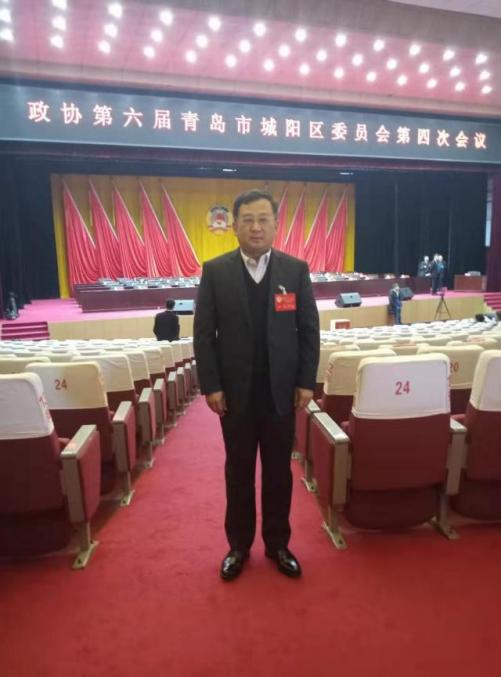 参加六届政协第四次会议