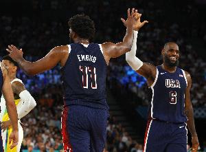 前NBA球员：41岁被湖人放弃的老詹加盟76人 居然被说是抱团追戒指